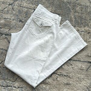 White Nine West bootcut 5 pocket jeans size 8 zipper and button fly *small flaw*